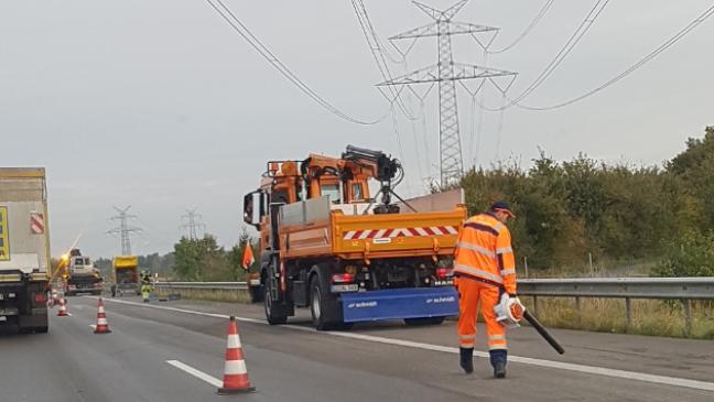Caddy fährt auf Lkw auf