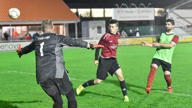 Bunde III ballert sich ins Viertelfinale