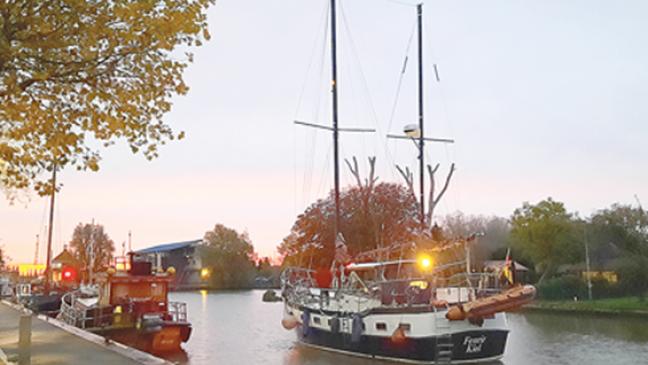 Schwimmender Wohnsitz verlässt nach 16 Jahren Weener