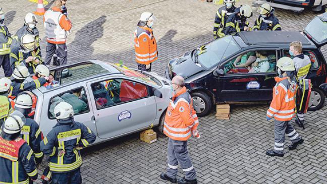 DRK und Feuerwehr bilden für den Ernstfall aus