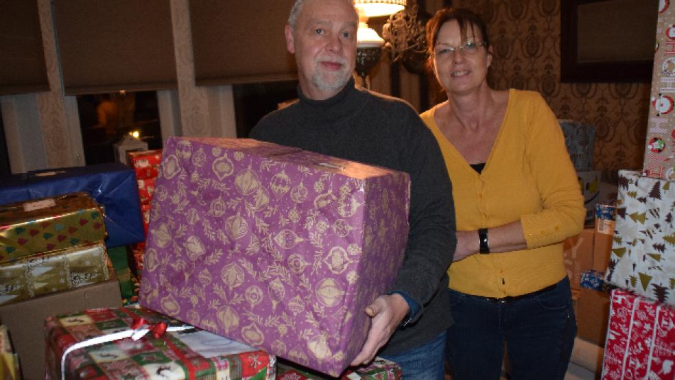 Im Advent verwandelt sich das Wohnzimmer von Jan-Martin und Bettina Donker in eine Weihnachtsstube für bedürftige Kinder.  © Himstedt