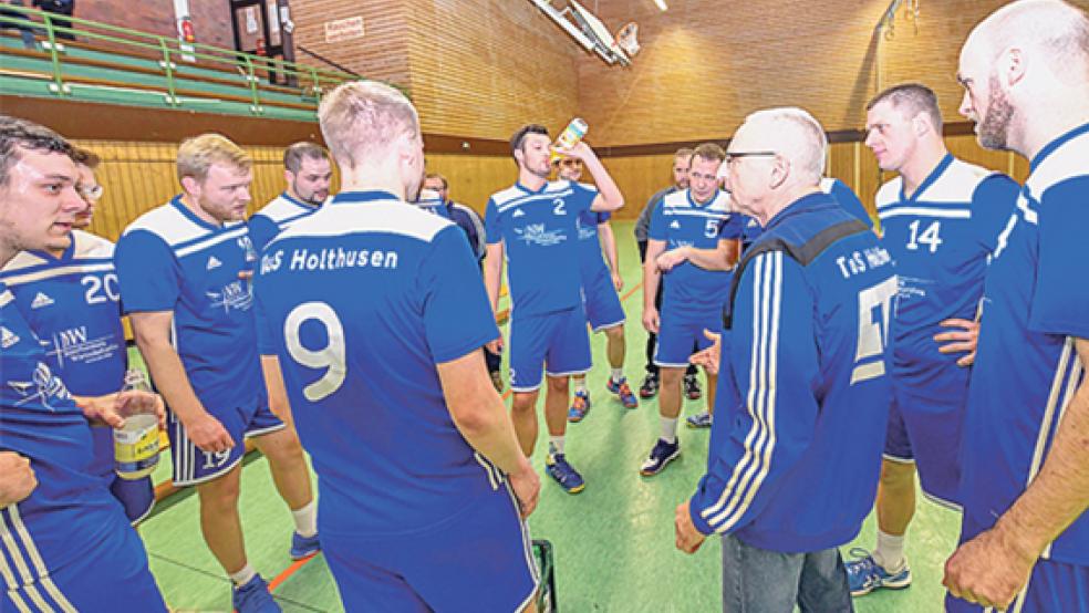 Die Handballer des TuS Holthusen wollen am Sonnabend möglichst nicht allzu hoch verlieren.  © Foto: Bruins