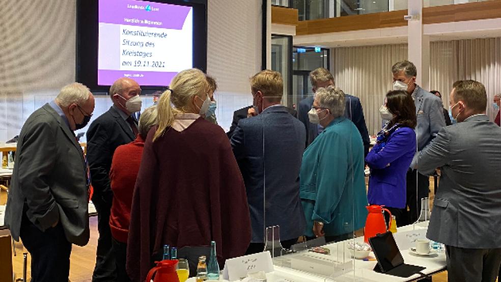 Der CDU-Antrag zur Impf-Beschleunigung im Kreis Leer sorgte am Freitag im Kreistag für einigen Diskussions- und Klärungsbedarf.   © Foto: Hanken