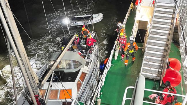 Verletzten von Segelyacht geborgen