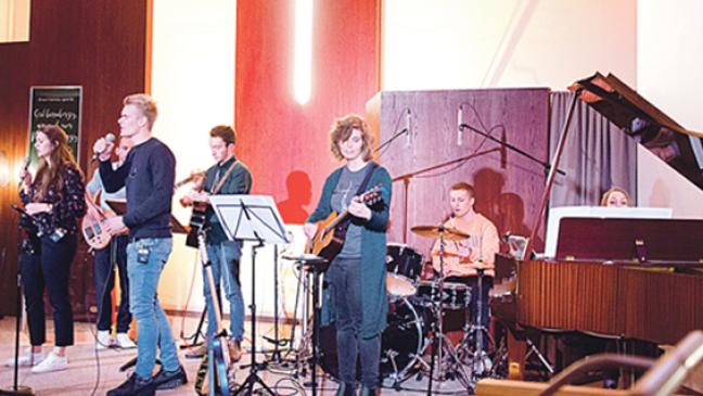 Kirche wird Konzerthalle: Lobpreis mit Live-Musik