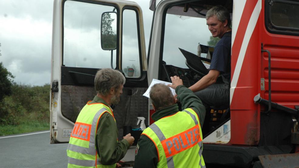 Bei ihrer Kontrolle des Lastwagenverkehrs, hier ein Archivbild, hatte die Polizei diesmal Lastwagen im Fokus, die Abfälle transportieren.  © Foto: Archiv