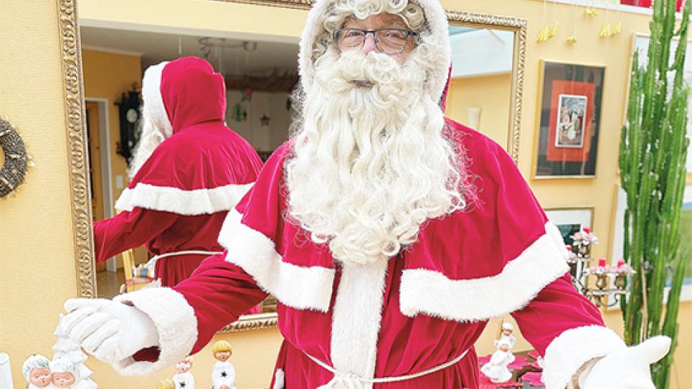 In voller Pracht: Der Nikolaus in seinem weihnachtlich geschmückten Heim in Weener. Wo es ist, bleibt ein Geheimnis!  © Foto: Hanken