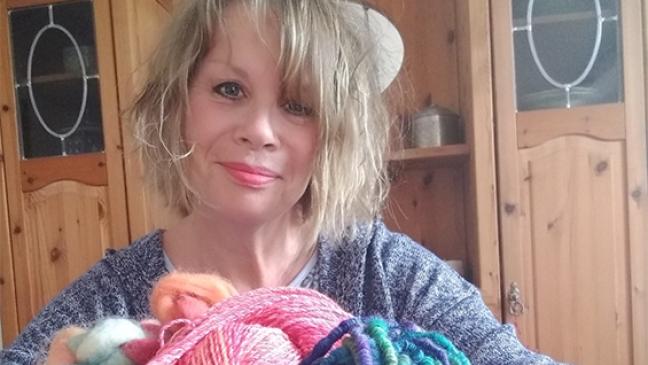 Spinnen und Färben in der »Hexenküche«