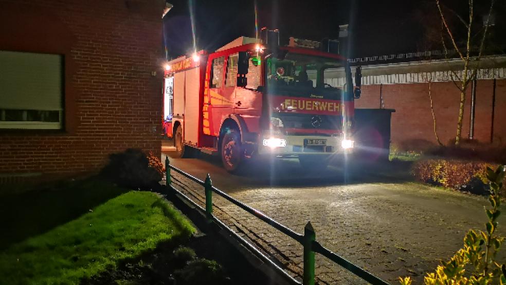 In der Nacht hat die Bunder Feuerwehr in der Fabrikstiege den Keller eines Einfamilienhauses leer gepumpt.  © Foto: Feuerwehr (Iwanoff) 