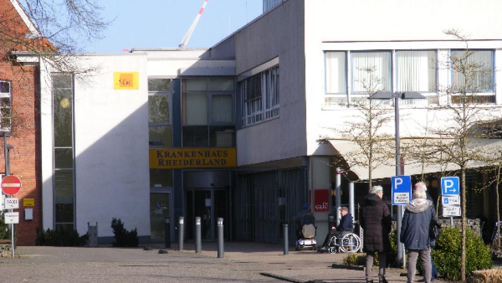 Die Impfungen finden im Krankenhaus in Weener in der Hausarzt-Praxis von Valery Rivas-Rosado im zweiten Obergeschoss statt. © Foto: Szyska (Archivbild)