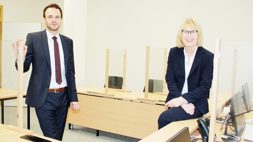 Landgerichts-Präsidentin Frauke Seewald und Pressesprecher Stefan Büürma sind glücklich, dass sich mit der Nebenstelle die Raumsituation des Landgerichts etwas entspannt hat.  © Foto: Ricken