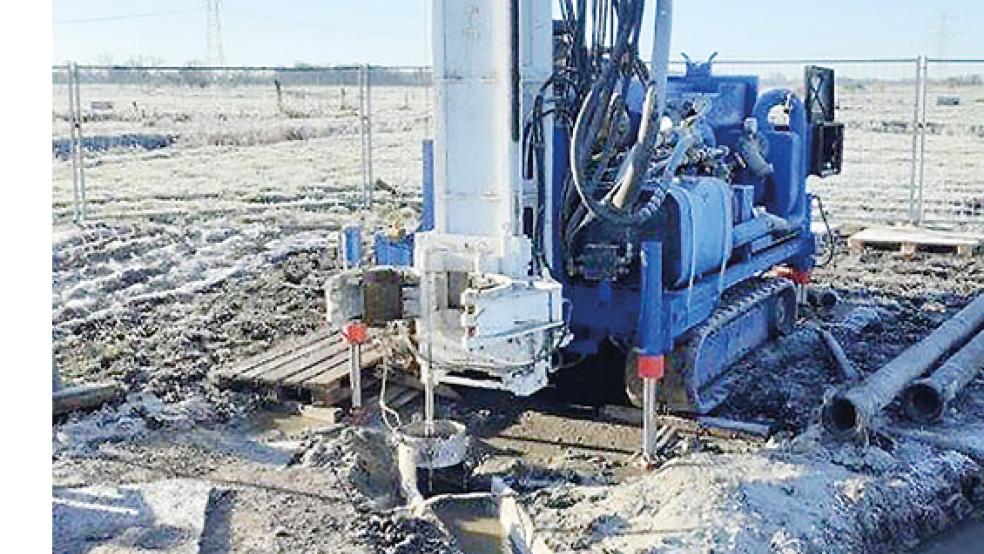 Die Bohranlage für den Versuchsbrunnen an der Hammrichstraße in Wymeer.  © Foto: Wilhelm Frey