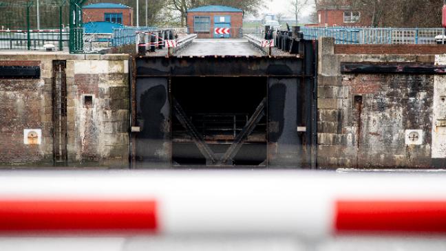 Sanierung der Emder Seeschleuse verzögert sich