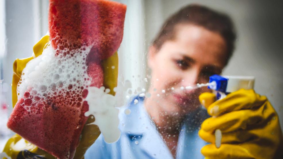 Vier Prozent Lohnerhöhung haben Reinigungskräfte zum Jahreswechsel bekommen. © Foto: IG Bau