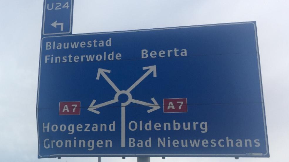 Der Mega-Kreisverkehr an der Autobahn 7 bei Winschoten mit fünf verschiedenen Zu- und Ausfahrten ist seit der Inbetriebnahme im Jahr 2010 ein Sorgenkind der Verkehrsplaner. © Foto: Kuper