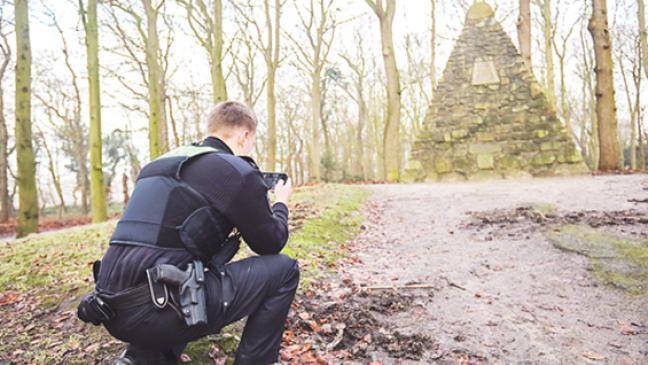 Illegale Schatzsucher am Upstalsboom
