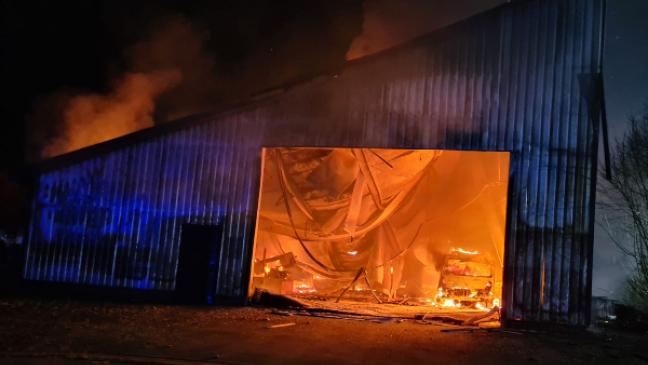 Lagerhalle in Wittmund stand in Flammen