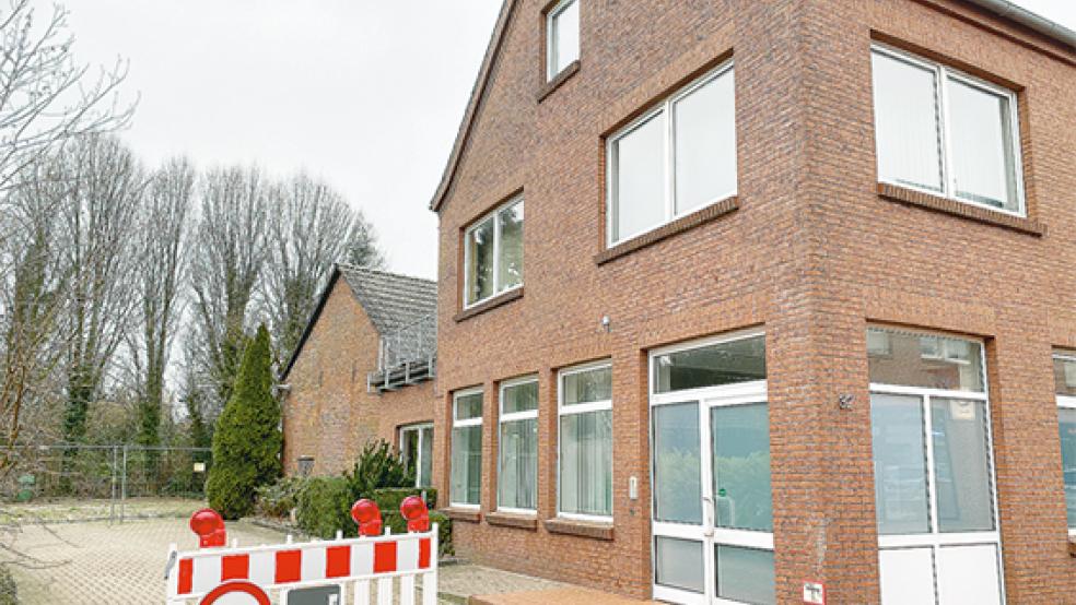 Im Bereich der ehemaligen Synagoge (im Vordergrund die früherer Bank-Filiale) an der Westerstraße sollen Bücherei und Begegnungsstätte entstehen.  © Foto: Hanken