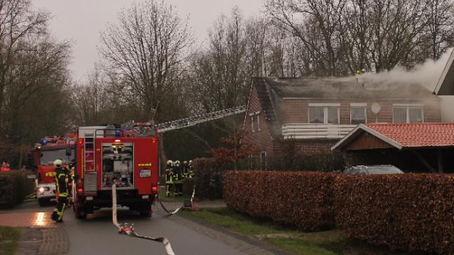 120 Feuerwehrleute bekämpfen Brand