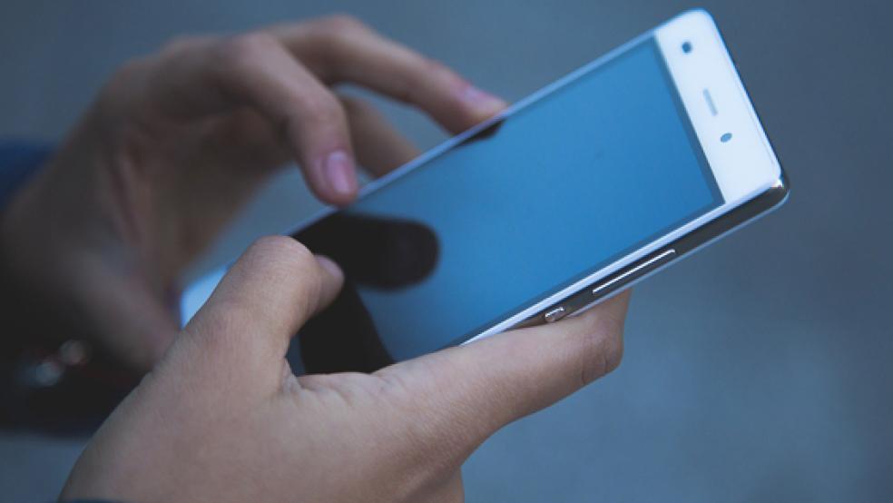 Betrüger, die es bei ihren Anrufen auf hohe Bargeldsummen abgesehen haben, waren gerade wieder in Moormerland und Emden aktiv.  © Symbolfoto: Pixabay