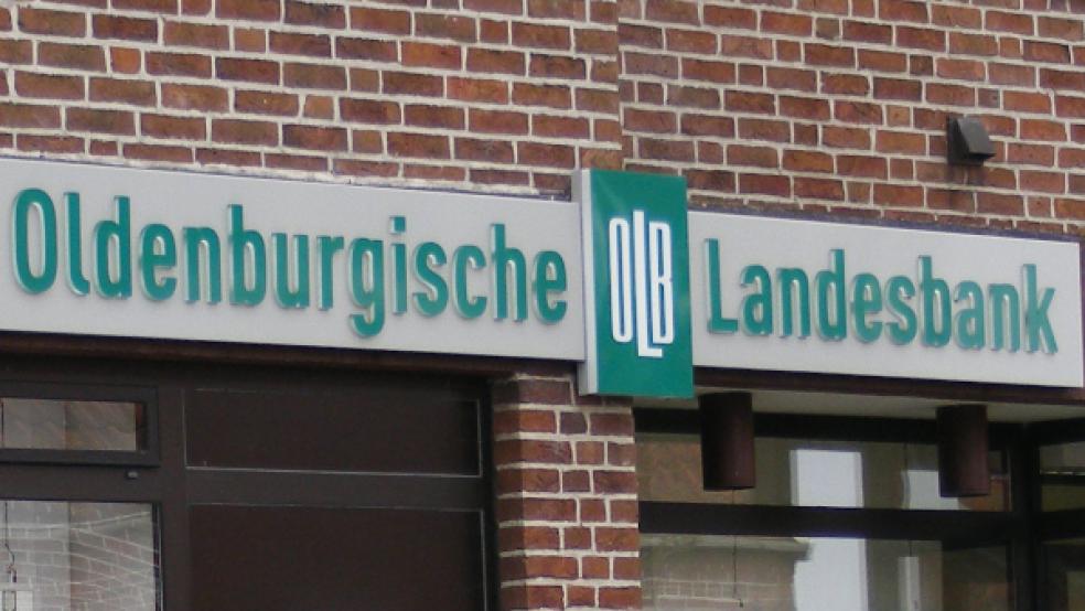 Ihre Filialen im Rheiderland hat die Oldenburgische Landesbank bereits geschlossen, nun steht diese Entscheidung auch für die Standorte in Pewsum und Warsingsfehn fest. © Foto: Szyska (Archiv)