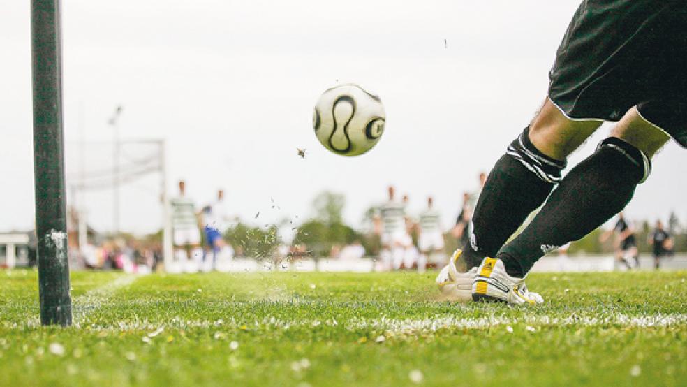 Ungeimpfte Mannschaftssportler dürfen auch weiterhin nicht an Wettkämpfen teilnehmen. Fußball darf beispielsweise nur ausgeübt werden, wenn mindestens 1,5 Meter Abstand gehalten werden.  © Symbolfoto: Pixabay