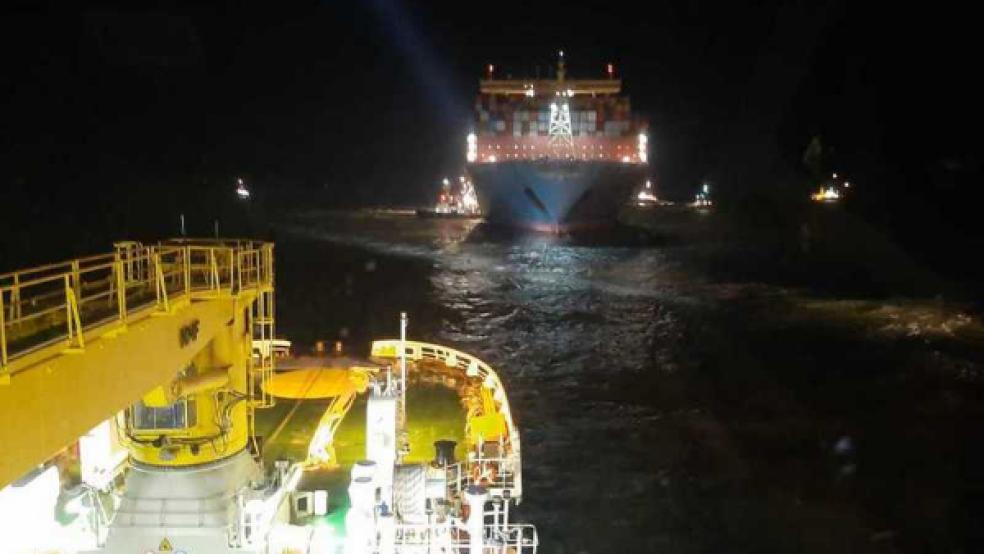 Das aus Rotterdam kommende Schiff soll im Verlauf des heutigen Freitags seinen Weg nach Bremerhaven fortsetzen. © Foto: Havariekommando
