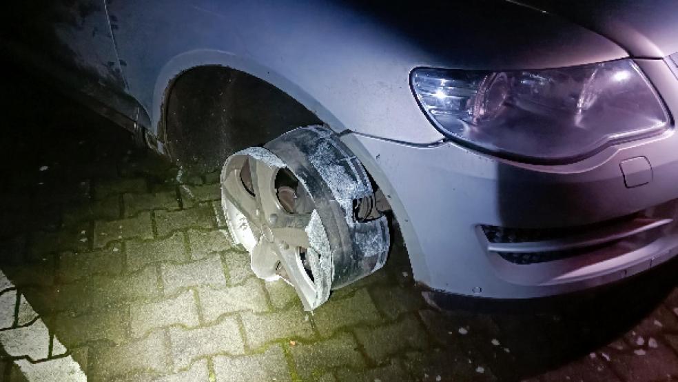 Die Felge wurde durch die Fahrt von Neermoor nach Veenhusen arg in Mitleidenschaft gezogen. © Foto: Polizei