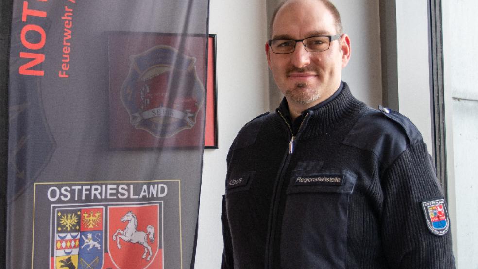 Tomke Albers berichtet über die coronabedingten Auswirkungen der Pandemie auf die Regionalleitstelle Ostfriesland.  © Foto: Foto: Regionalleitstelle Ostfriesland