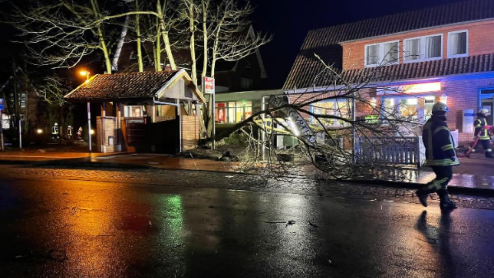 Auch in Jemgum musste die Feuerwehr heute Abend ausrücken.  © Foto: Feuerwehr Jemgum