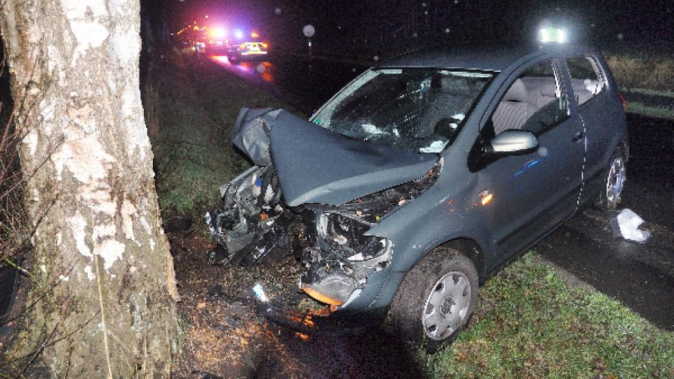 Ein schwerer Autounfall hat sich gestern Abend in Leer ereignet.  © Foto: Woltrers