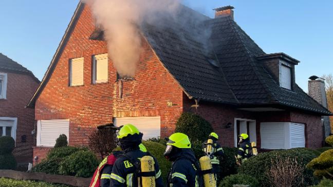 Haus nach Zimmerbrand unbewohnbar
