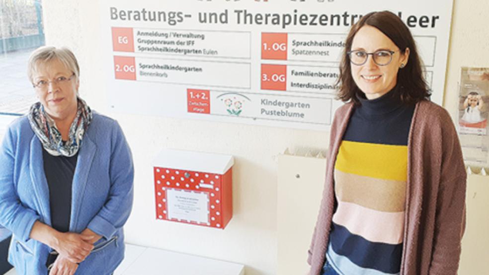 Traute Schoon (links) vom Landkreis Leer und Martina Kurre von der AWO kümmern sich um die Förderung von pädagogischen Fachkräften.  © Foto: Berents