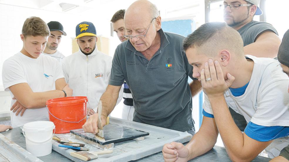 Damit Azubis die Prüfung bestehen, gibt es einen gezielten, zusätzlichen Sprachunterricht für einige Berufssparten.  © Foto: HWK