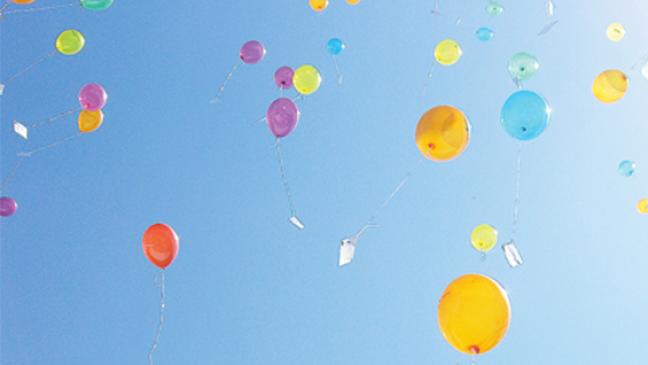 200 Ballons als Geste der Solidarität