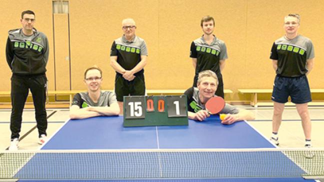 Stapelmoorer steigen als Überraschungsmeister in die Tischtennis-Bezirksliga auf