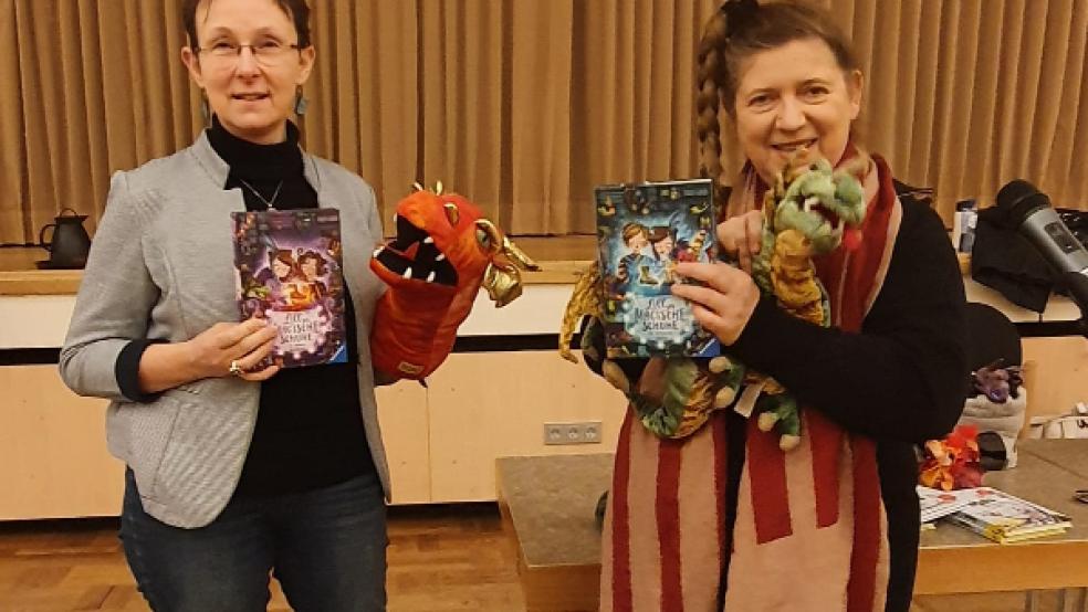 Joke Hoogendoorn, Leiterin der Mediothek, hat die Lesung mit Kinderbuch-Autorin Usch Luhn (rechts) organisiert. © Foto: privat