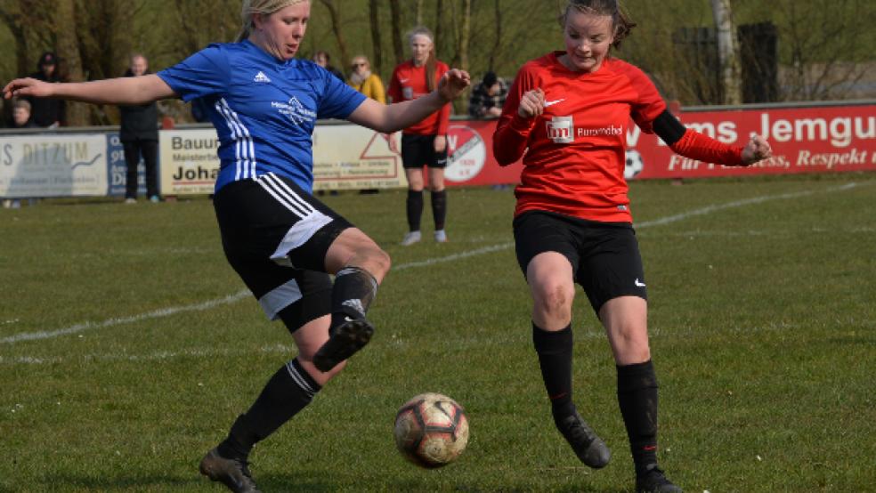 SV-Ems-Kapitänin Frauke Schröder (rechts) gewann nahezu jeden Zweikampf und sorgte für eine stabile Defensive. © Foto: Born