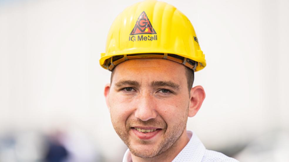 Behält den Hut bzw. den Helm im Betriebsrat der Meyer Werft auf: Vorsitzender Nico Bloem.  © Foto: dpa