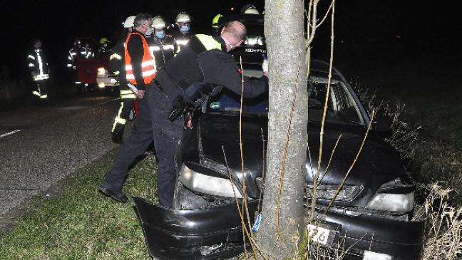 Autofahrer erleidet Kopfverletzungen