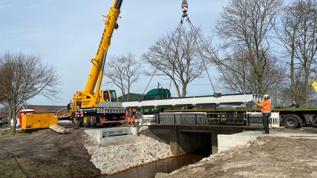 Neue Radwegbrücke nimmt Gestalt an