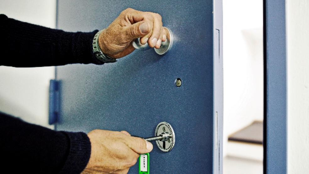 Die Polizeibeamten brachten den 24-Jährigen in eine Jugendarrestanstalt. © Foto: Polizei (Symbolbild)