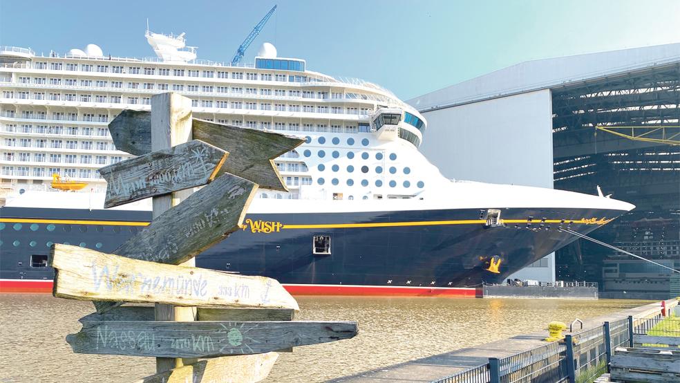 Bleibt noch ein wenig länger im Werfthafen der Meyer Werft: Die »Disney Wish«.  © Foto: Hanken