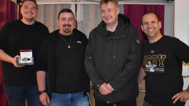 »Sky Dogs« spenden für »Steernsnupp«