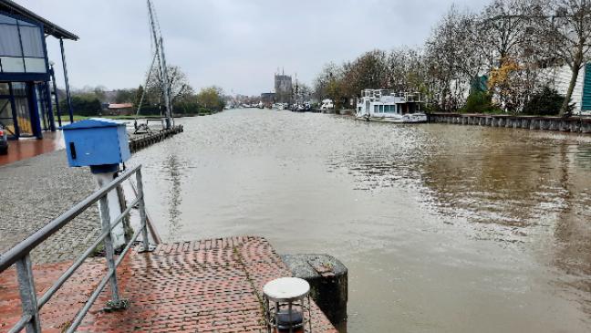 Spülungen sollen Fahrrinne vertiefen