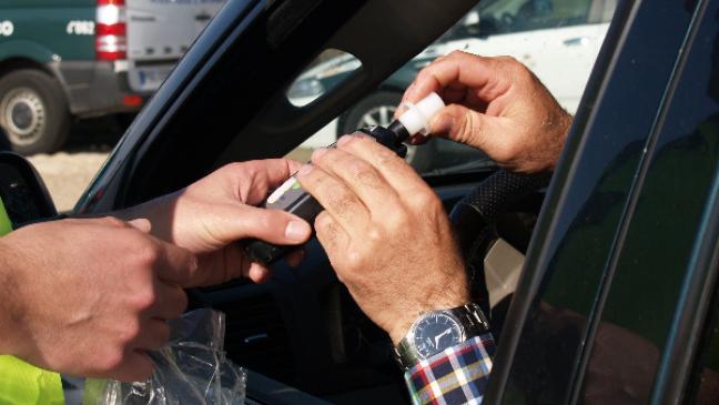 Unter Drogen und betrunken am Steuer