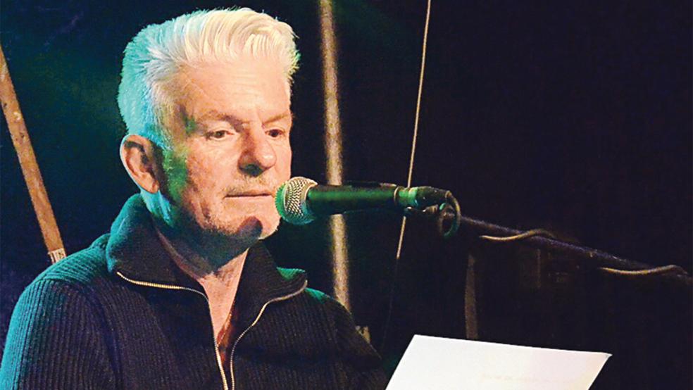 Bei der Leseprobe kurz vor dem Auftritt: Schriftsteller Heinz Strunk.  © Foto: Ammermann