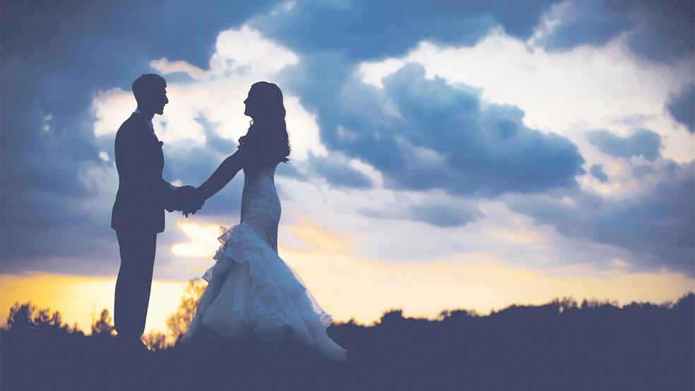 Der siebte Himmel darf gerne auch friesisch-grau sein: In Ostfriesland wurden 2019 die meisten Hochzeiten pro Einwohner gezählt..  © Foto: pixabay