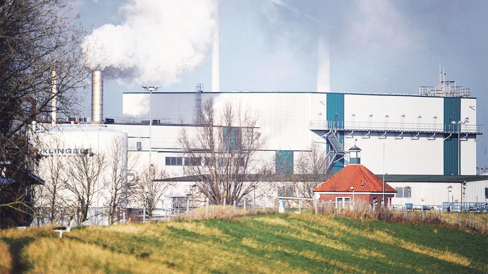 Wasser von der anderen Emsseite für die Papierfabrik Klingele? Diese Möglichkeit möchte das Weeneraner Unternehmen prüfen lassen.  © Foto: Klaus-D. Schökel
