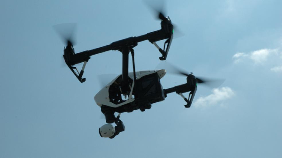 Mit einer Drohne wurde in Ihlow nach einer Frau gesucht.  © Foto: Szyska